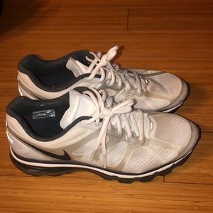 Nike Men’s Air max.